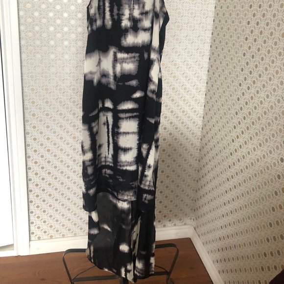 BCBGMaxAzria Dress - Picture 3 of 9